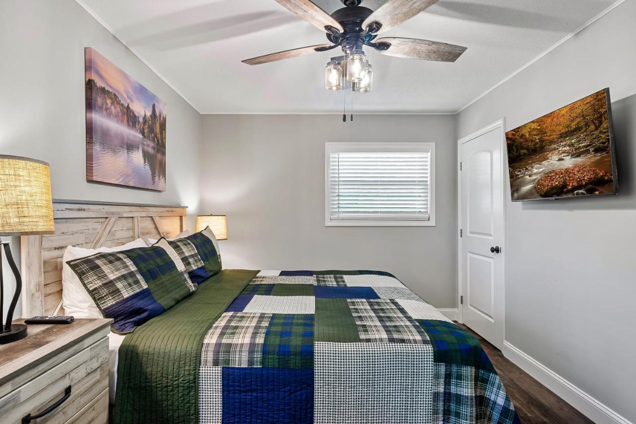 Modern Pigeon Forge Gem Near Dollywood, Gatlinburg & Smokies - 2 Mins To Pkwy & Strip, Hot Tub, Fire Pit, Cable, Hi-Speed Wifi Βίλα Εξωτερικό φωτογραφία